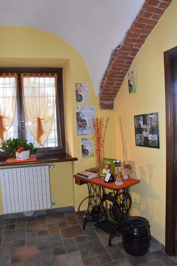 Bed and Breakfast La casa di Enzo Lequio Tanaro Esterno foto