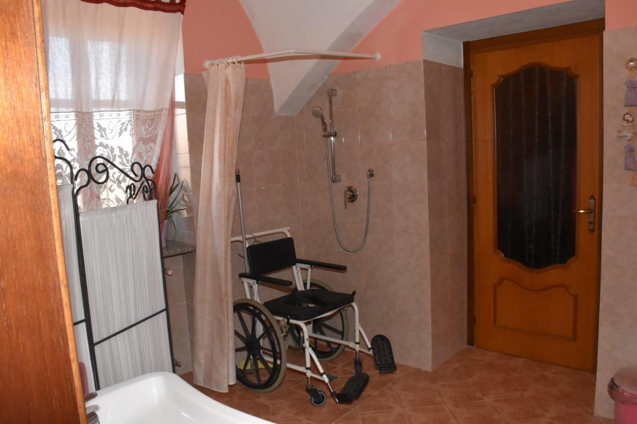 Bed and Breakfast La casa di Enzo Lequio Tanaro Esterno foto